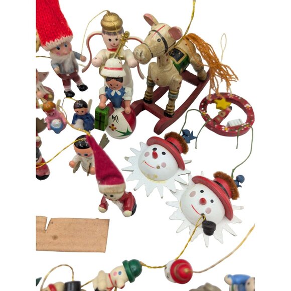 Vtg Bundle Wood & resin? Christmas Tree Ornaments small Figurines - Picture 9 of 16